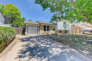 1672 S Rifle St, Aurora, CO 80017 - Photo 2