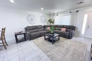 19163 E Wyoming Dr, Aurora, CO 80017 - Photo 4
