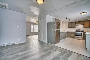 3137 Ursula St, Aurora, CO 80011 - Photo 6