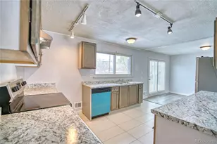 3137 Ursula St, Aurora, CO 80011 - Photo 8