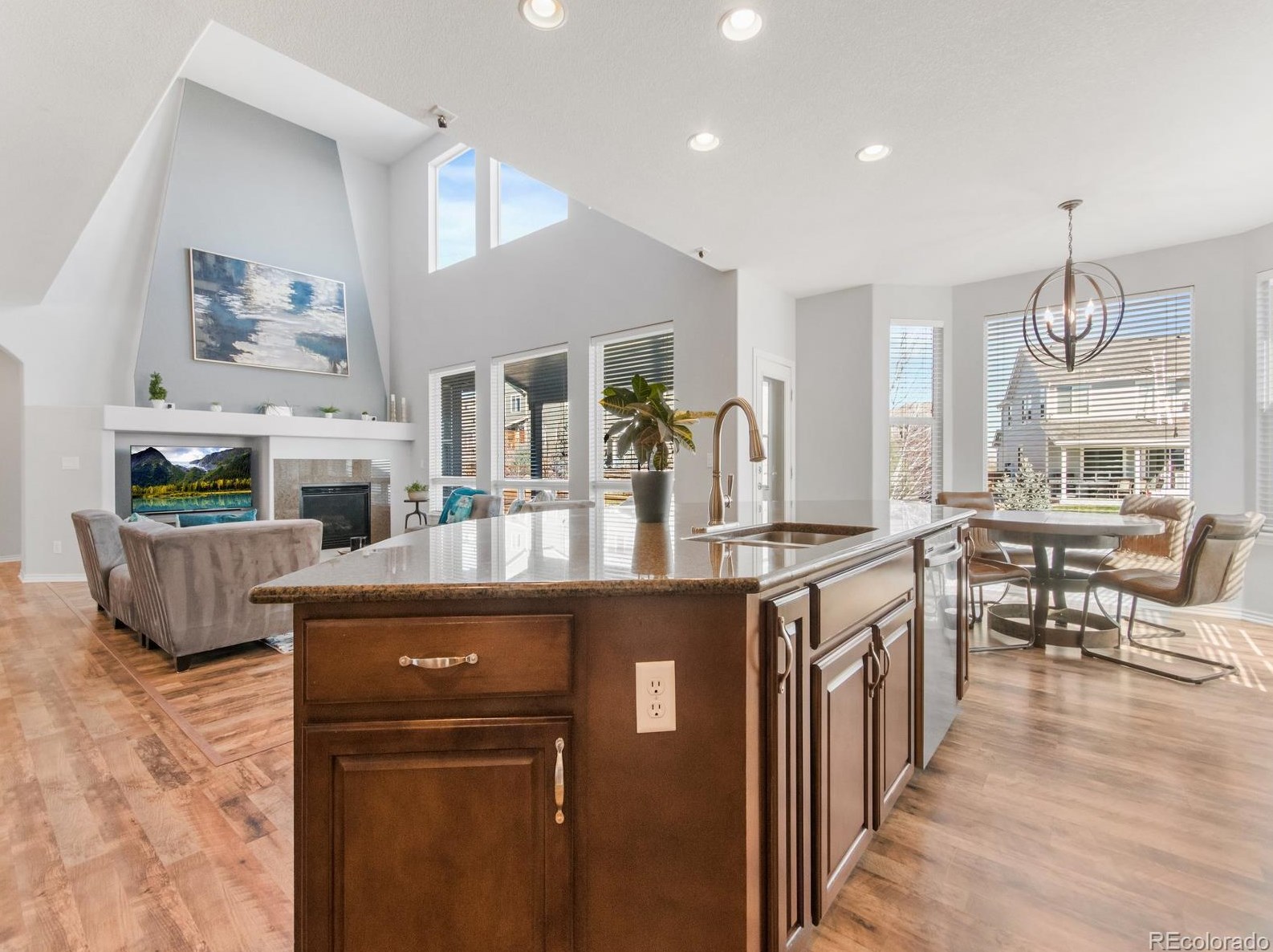 567 Kryptonite Dr, Castle Rock CO  80108-3079 exterior