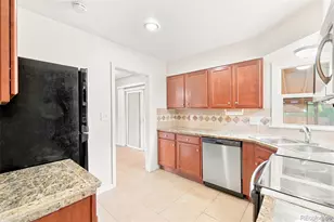 1945 Oakland St, Aurora, CO 80010 - Photo 4
