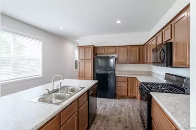 2392 N Emporia Street, Aurora, CO 80010 - Photo 8
