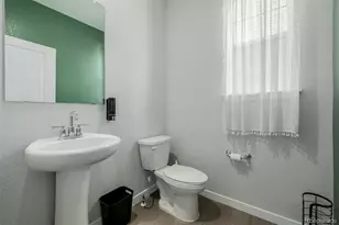 23652 E 40th Ave, Aurora, CO 80019 - Photo 40