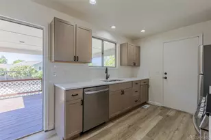 1341 S Yampa Ct, Aurora, CO 80017 - Photo 10