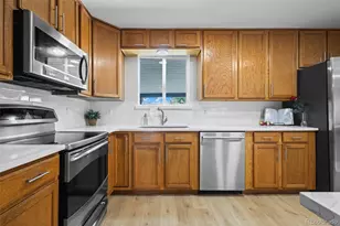 390 Scranton St, Aurora, CO 80011 - Photo 8