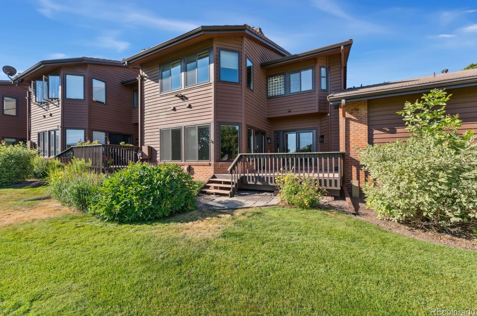 5845 Mansfield Ave, Denver CO  80235-3154 exterior