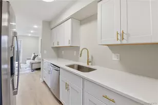 1060 S Parker Road, Denver, CO 80231 - Photo 10