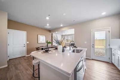 10155 Scranton Court, Commerce City, CO 80022 - Photo 4