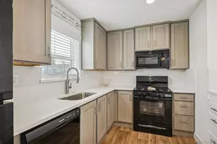 9400 Elm Ct, Denver, CO 80260 - Photo 6