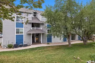 1311 S Cathay Ct, Aurora, CO 80017 - Photo 4