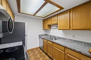 1311 S Cathay Ct, Aurora, CO 80017 - Photo 10