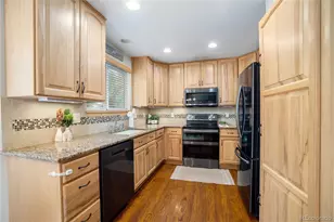 20656 E Oxford Pl, Aurora, CO 80013 - Photo 8