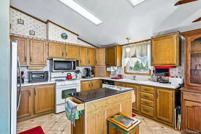 781 S Biloxi Street, Aurora, CO 80018 - Photo 8