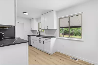 587 Ursula Street, Aurora, CO 80011 - Photo 8