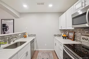 4271 S Blackhawk Cir, Aurora, CO 80014 - Photo 8