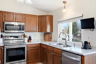 12143 Dahlia Dr, Thornton, CO 80241 - Photo 12