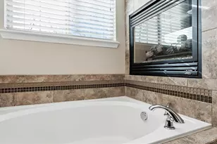 10064 Bluffmont Ct, Lone Tree, CO 80124 - Photo 8