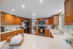 9885 W Aqueduct Pl, Littleton, CO 80123 - Photo 14