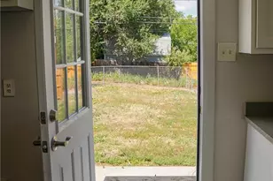 909 Meade St, Denver, CO 80204 - Photo 10