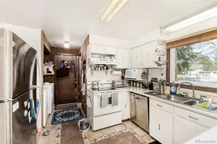 2931 S Lansing Way, Aurora, CO 80014 - Photo 8