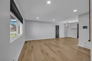 5545 Elkhart St, Denver, CO 80239 - Photo 16