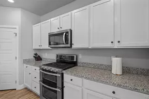 6205 Sherwood Ave, Frederick, CO 80504 - Photo 8
