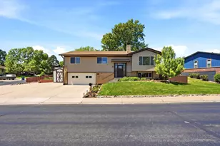 1947 S Xenon St, Lakewood, CO 80228 - Photo 2