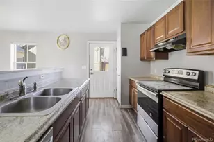 23501 E Saratoga Cir, Aurora, CO 80016 - Photo 8