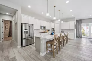 27705 E Davies Dr, Aurora, CO 80016 - Photo 4