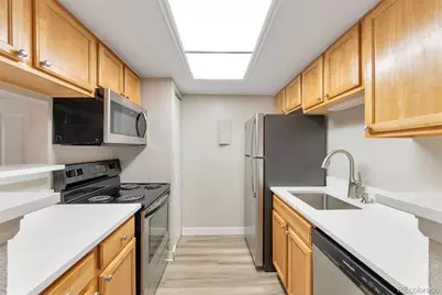 10323 E Peakview Avenue #J201, Englewood, CO 80111 - Photo 2