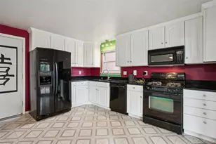 2454 Tulip St, Longmont, CO 80501 - Photo 8