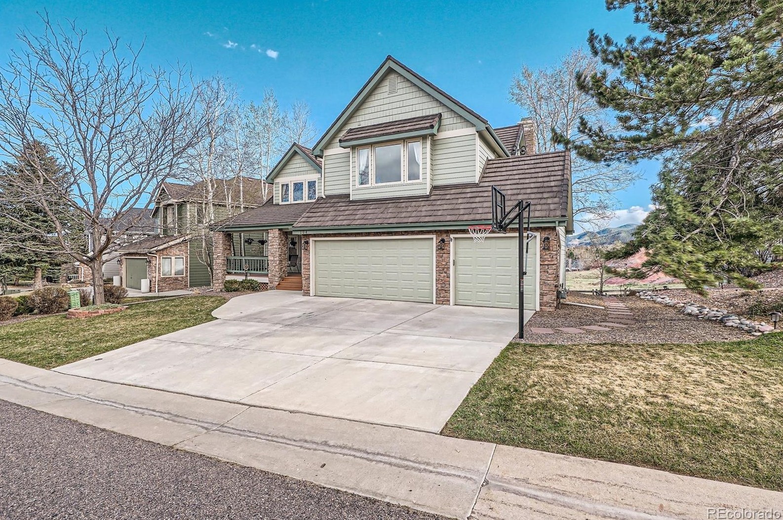 104 Willowleaf Dr, Littleton, CO 80127-4347