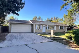 885 Ironton St, Aurora, CO 80010 - Photo 2