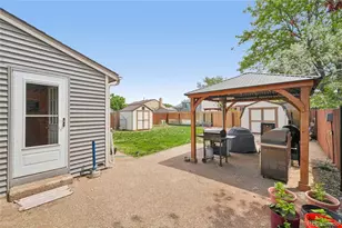 208 Madison Dr, Bennett, CO 80102 - Photo 4