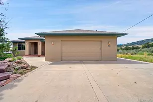 365 Vasquez Ct, Lyons, CO 80540 - Photo 2