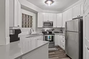 1672 W Canal Cir, Littleton, CO 80120 - Photo 4