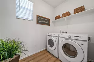 22305 E 39th Ave, Aurora, CO 80019 - Photo 30