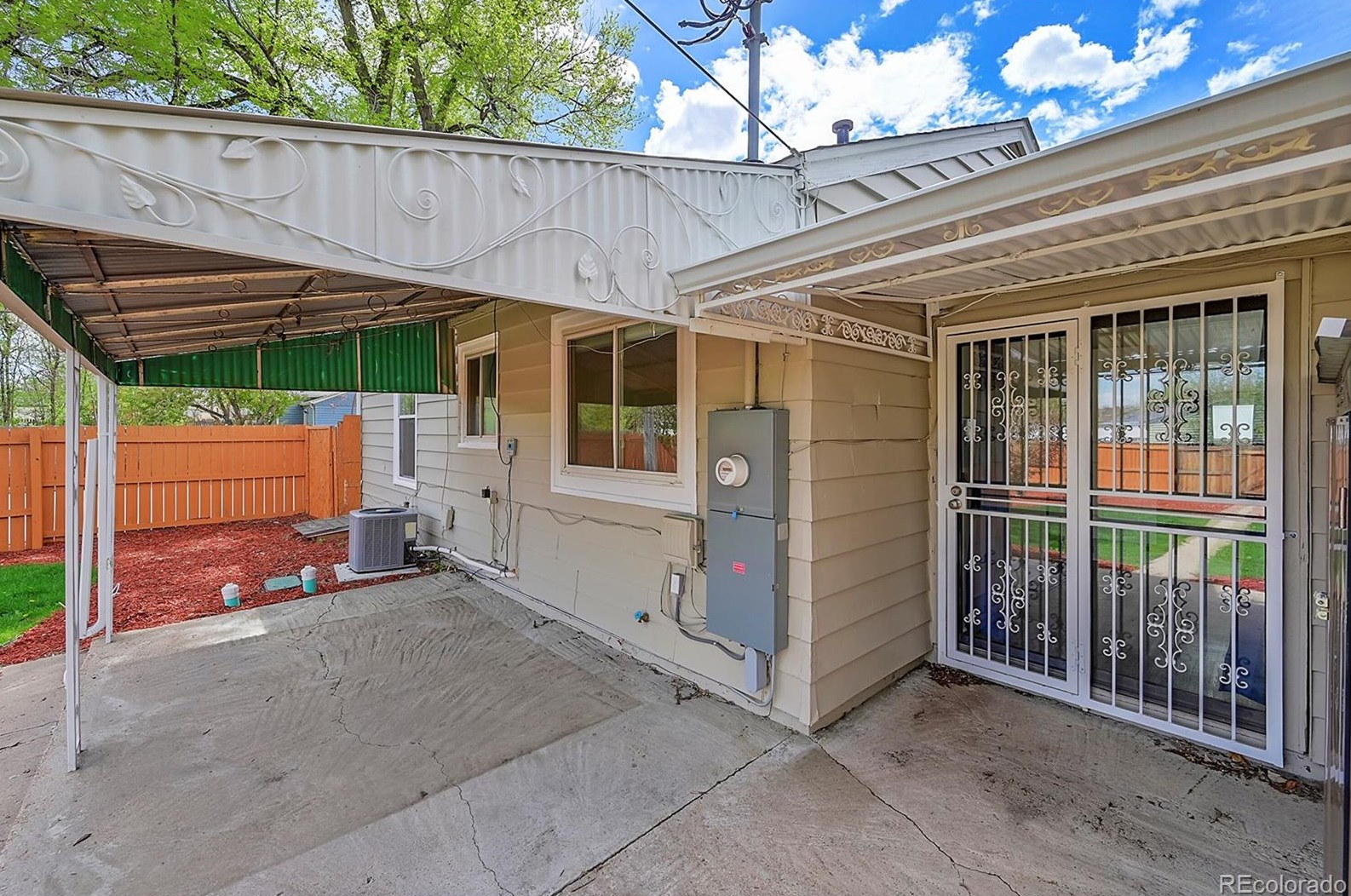 1904 Iola St, Denver CO  80010-2342 exterior