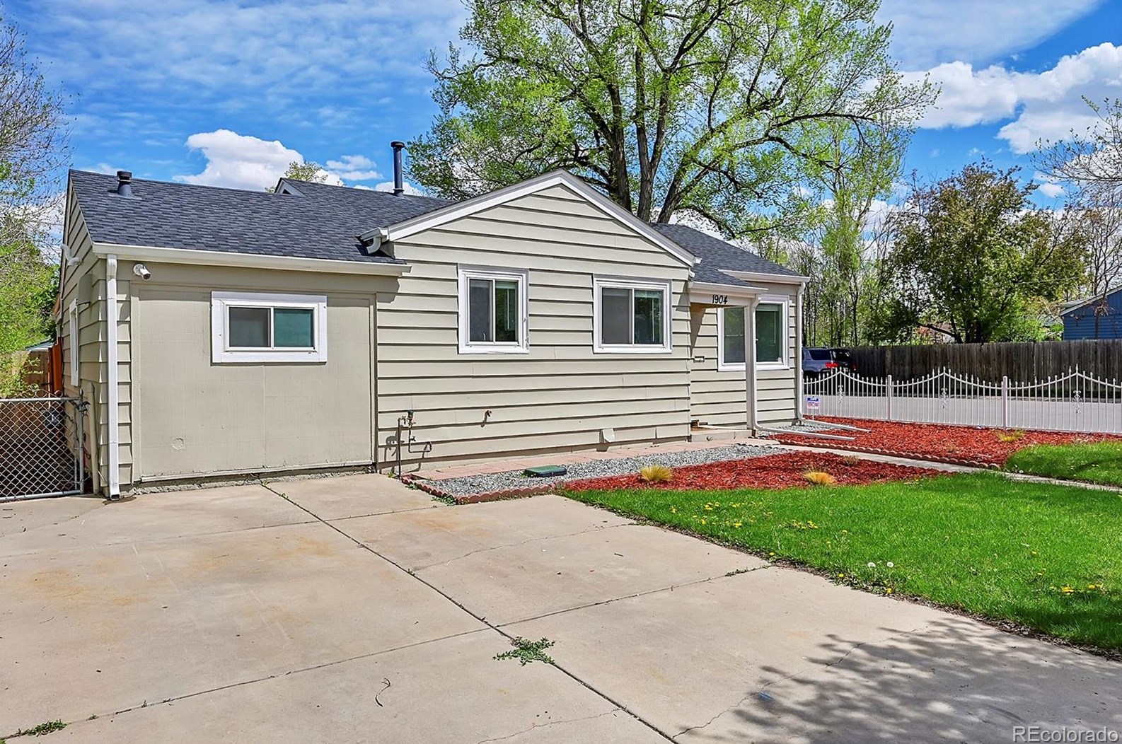 1904 Iola St, Denver CO  80010-2342 exterior