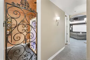 2527 Tremont Pl, Denver, CO 80205 - Photo 32