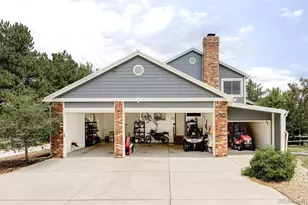 19052 E Briarwood Dr, Centennial, CO 80016 - Photo 40