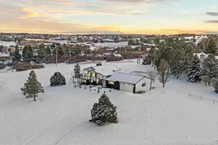 9232 N Surrey Dr, Castle Rock, CO 80108 - Photo 2