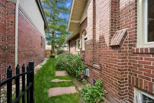 2665 Dahlia St, Denver, CO 80207 - Photo 30