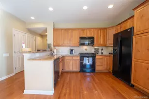 23372 E Chenango Pl, Aurora, CO 80016 - Photo 2