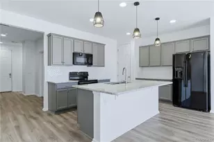 10562 Yosemite St, Commerce City, CO 80640 - Photo 12