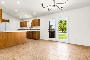 1151 W Buena Ventura Ct, Pueblo, CO 81007 - Photo 12
