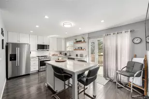 639 W Jamison Cir, Littleton, CO 80120 - Photo 2