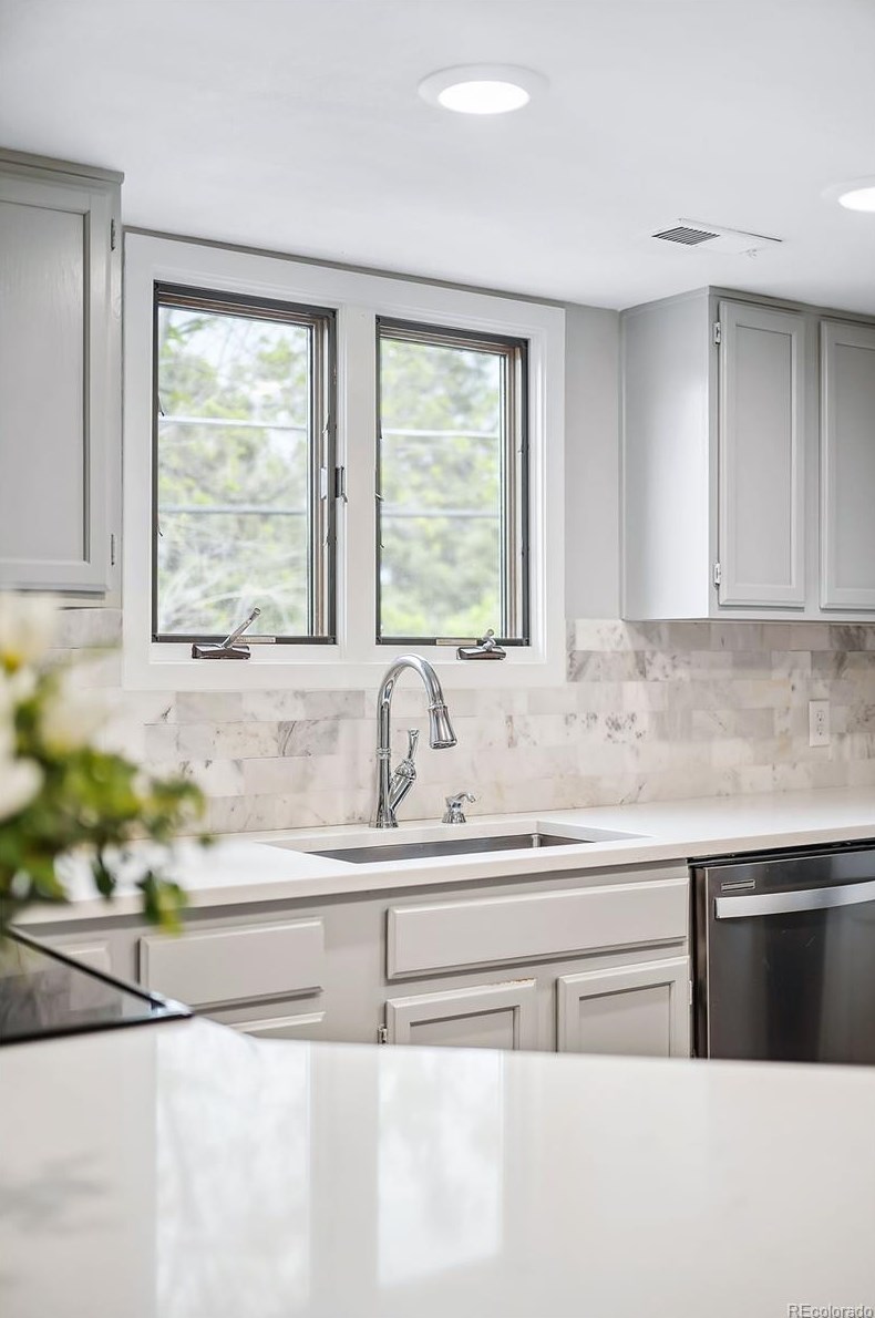1310 Monaco Pkwy, Denver, CO 80224-2843