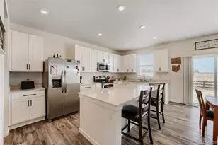 46557 Sunrise Ct, Bennett, CO 80102 - Photo 2